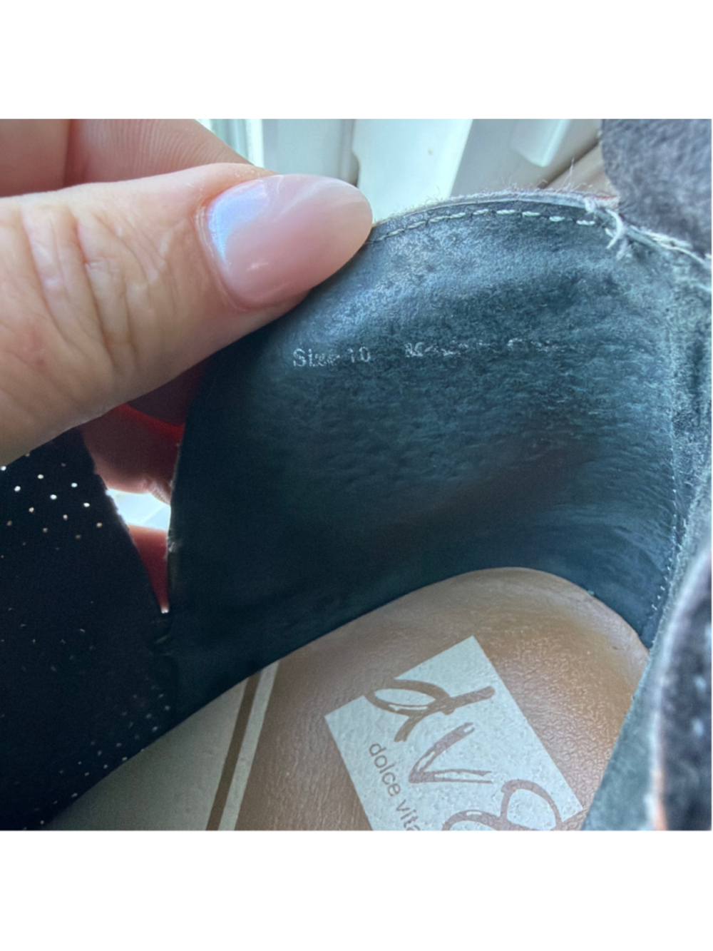 Women's Dolce Vita Grey Perforated Wedge Booties Size 10 - Picture 4 of 4